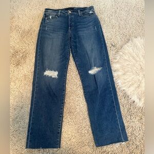 Brand new distressed Joe Jeans never been worn! They are super cute & flattering